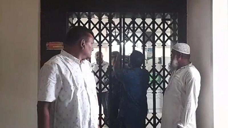 টাকা না পেয়ে এবার শিবগঞ্জে ন্যাশনাল ব্যাংকে গ্রাহকদের তালা
