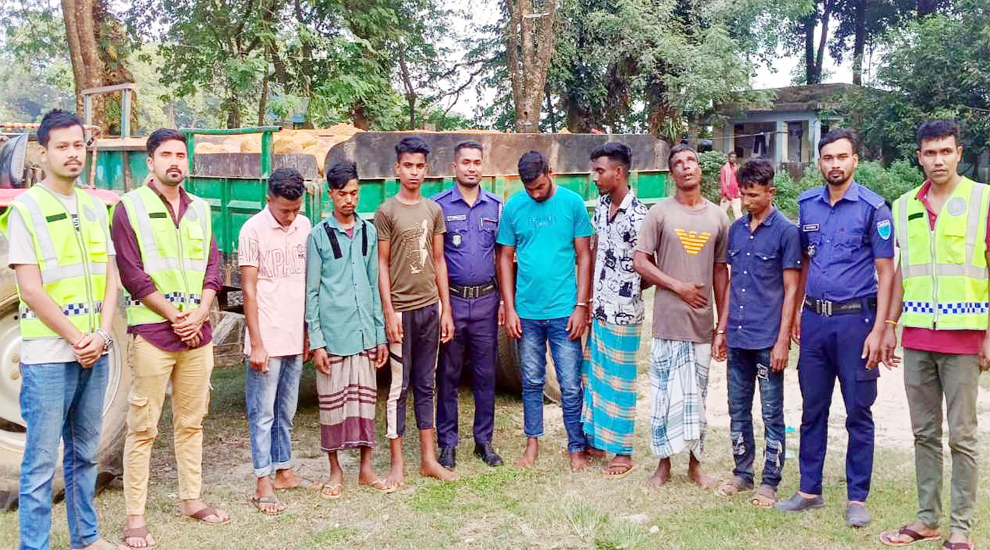 শাহ আরেফিন  টিলায়  পুলিশের অভিযানে ৭জন আটক