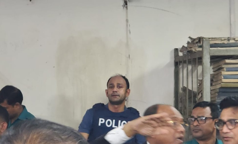 ৫ দিনের রিমান্ডে ব্যারিস্টার সুমন