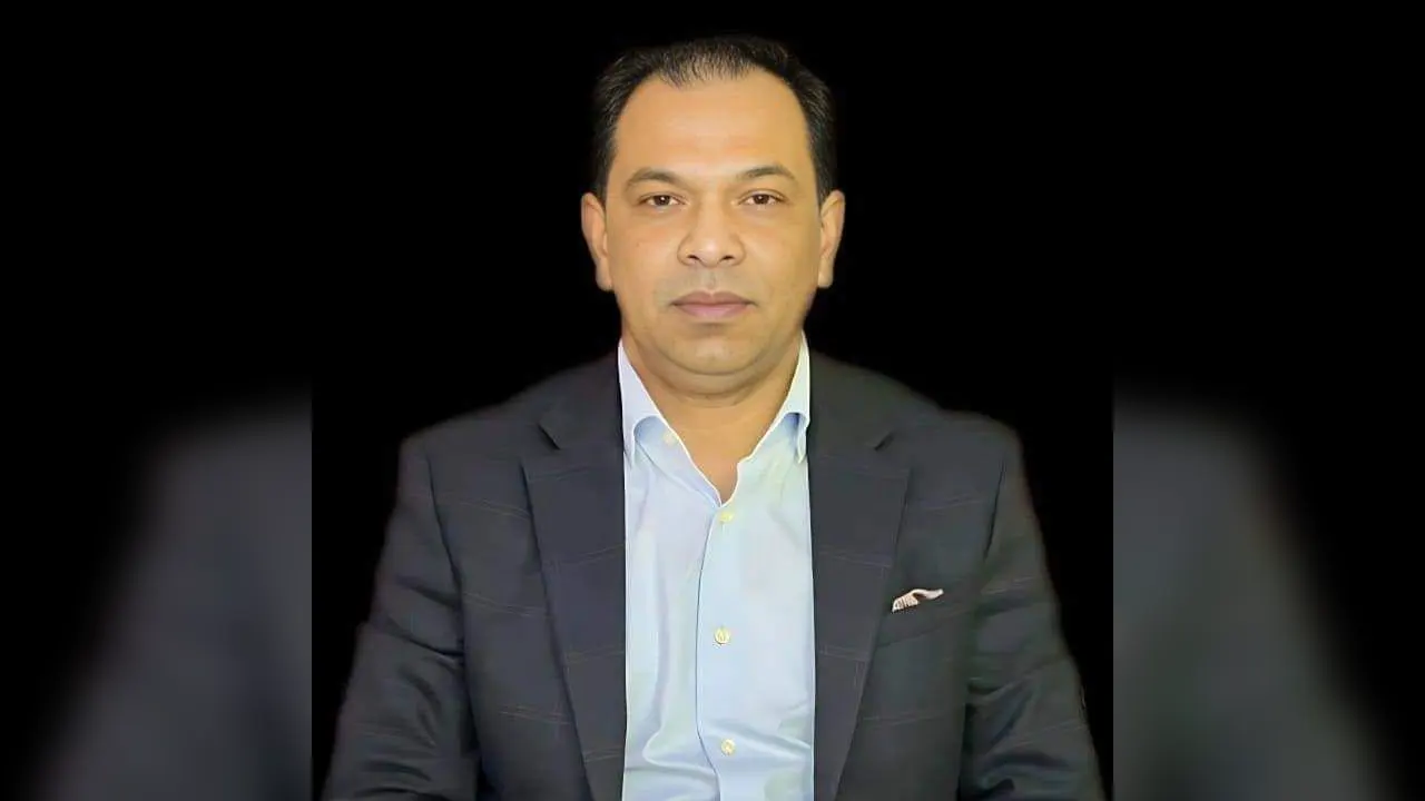 একযুগ পর দেশে ফিরছেন কয়ছরসহ যুক্তরাজ্য বিএনপির ৮৫ নেতা