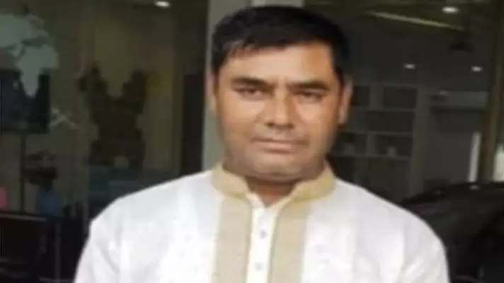 হাতকড়া নিয়েই পালাল যুবলীগ নেতা