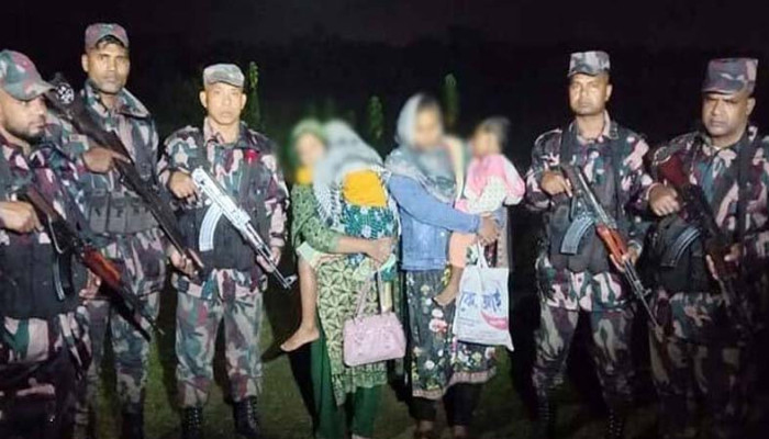 জামিন পেয়ে রাতে ফের ভারতে যাওয়ার চেষ্টা, আটক ৪