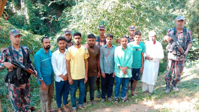 সীমান্তে অনুপ্রবেশের সময় ৮জন বাংলাদশি আটক
