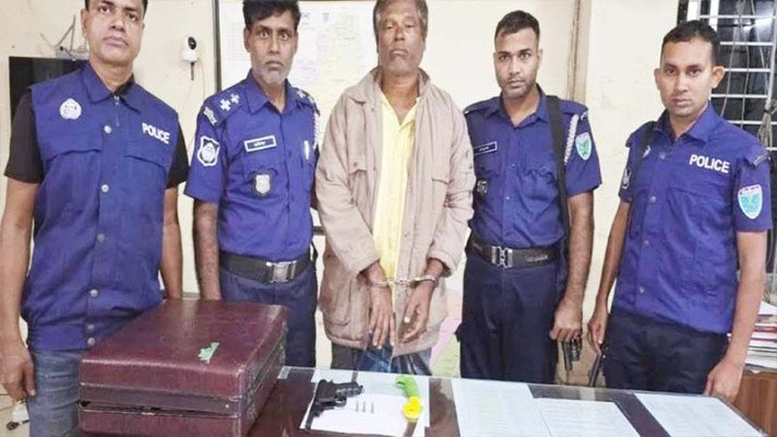 বড়লেখায় যৌথবাহিনীর অভিযানে অস্ত্র-গুলি উদ্ধার, গ্রেফতার ৩
