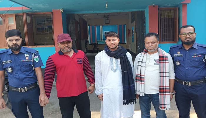 জৈন্তাপুরে মাদক ও দুই সহযোগীসহ ধরা পড়লেন নবীগঞ্জ পৌর যুবলীগ আহবায়ক