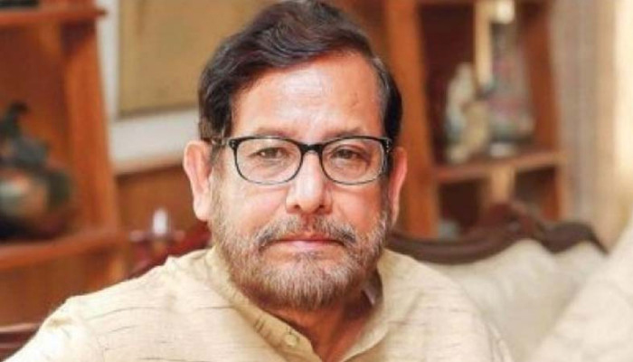 হাসপাতালে আহত শিক্ষার্থীদের কিল-ঘুষি খেলেন আসাদুজ্জামান নূর