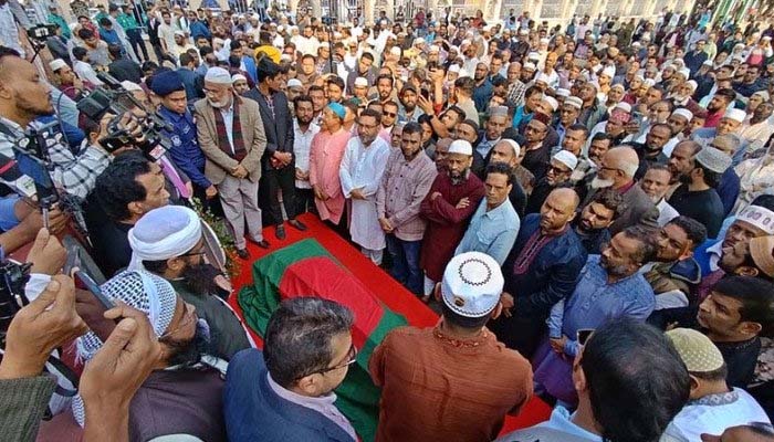 রাষ্ট্রীয় মর্যাদায় হারিছ চৌধুরীর দেহাবশেষ নিজ গ্রামে ফের দাফন