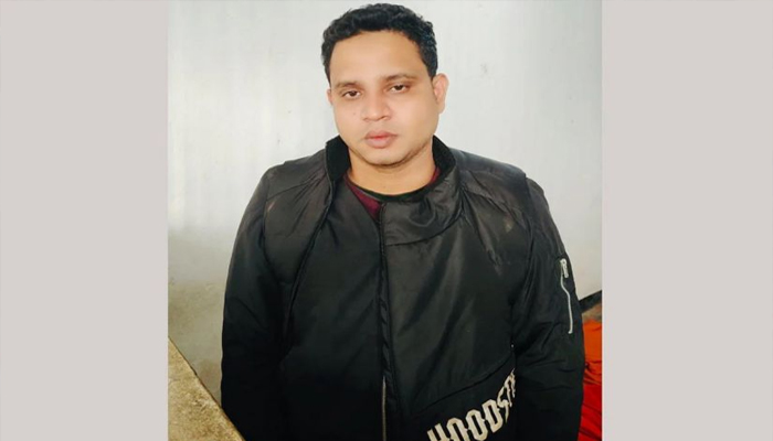 জ্যাকেটে করে মাদক বহন করতেন জাহাঙ্গীর!