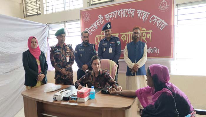 জৈন্তাপুরে ৪৮ বিজিবি’র মতবিনিময় ও ফ্রী মেডিক্যাল ক্যাম্পেইন