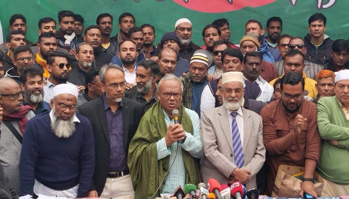 চট্টগ্রামের দিকে তাকালে আমরা কি আমলকী চুষব : মমতার উদ্দেশে রিজভী