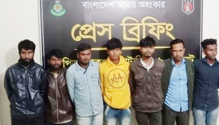 মাধবপুরে ১০০ কেজি গাঁজাসহ ৭ কারবারি র‌্যাবের জালে