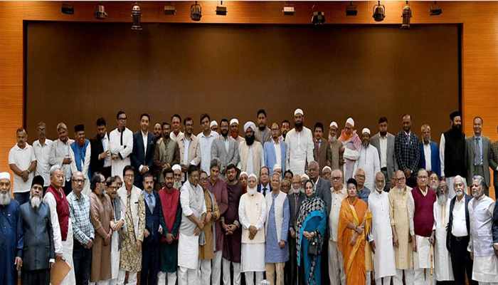 জাতির অস্তিত্বের প্রশ্নে সবাইকে ঐক্যবদ্ধ হওয়ার আহবান প্রধান উপদেষ্টার