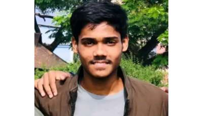 লাউয়াছড়ায় সেলফি তুলতে গিয়ে ট্রেনের ইঞ্জিনের ধাক্কায় শিক্ষার্থীর মৃত্যু