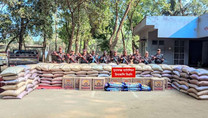 সুনামগঞ্জ সীমান্তে প্রায় দেড় কোটি টাকার পণ্যসহ ৪ টি মিনি ট্রাক আটক
