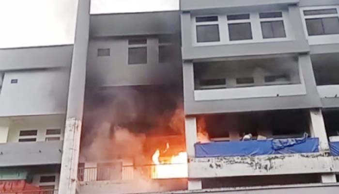 দিনাজপুর মেডিকেল কলেজ হাসপাতালে অগ্নিকাণ্ড