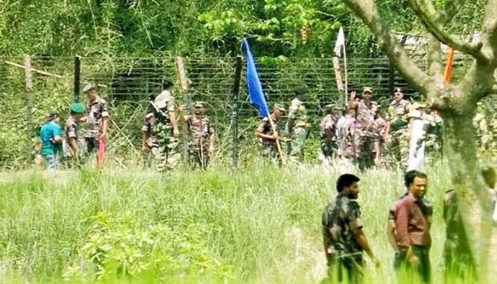 সীমান্তে কাঁটাতারের বেড়া নির্মাণের চেষ্টা বিএসএফের, বিজিবির বাধা
