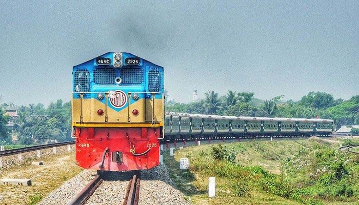মধ্যরাত থেকে সারাদেশে ট্রেন চলাচল বন্ধ হওয়ার শঙ্কা