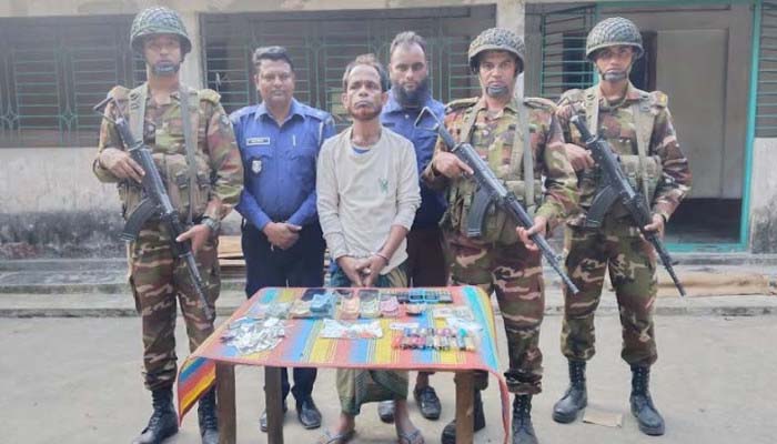 নবীগঞ্জে সেনাবাহিনীর অভিযানে ইয়াবাসহ কারবারী আটক