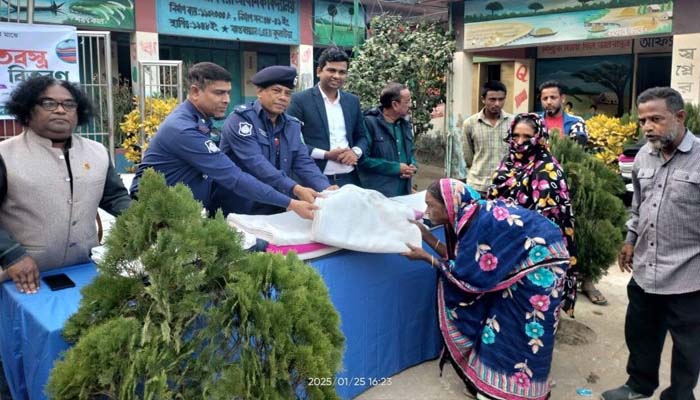 কুলাউড়ায় শীতার্তদের মাঝে শীতবস্ত্র বিতরণ