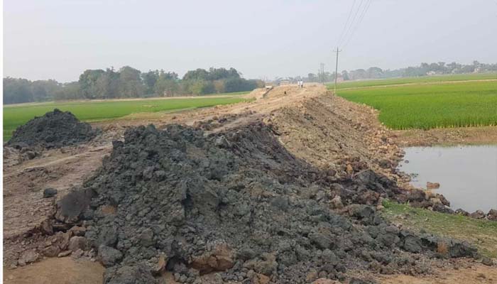দিরাইয়ে ফসল রক্ষা বাঁধের কাজে ধীরগতি, সময়মতো কাজ শেষ নিয়ে শঙ্কা