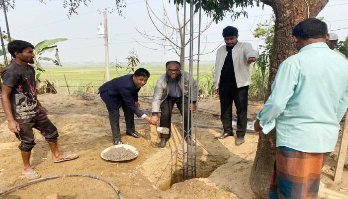 উদ্বোধন করতে  গেলেন খামার , অতঃপর ধরে নিয়ে গিয়ে করলেন জরিমানা !