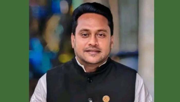 জগন্নাথপুরে মসজিদে ঢুকে শিবিরের ক্যালেন্ডার ছিঁড়লেন ছাত্রলীগ নেতা