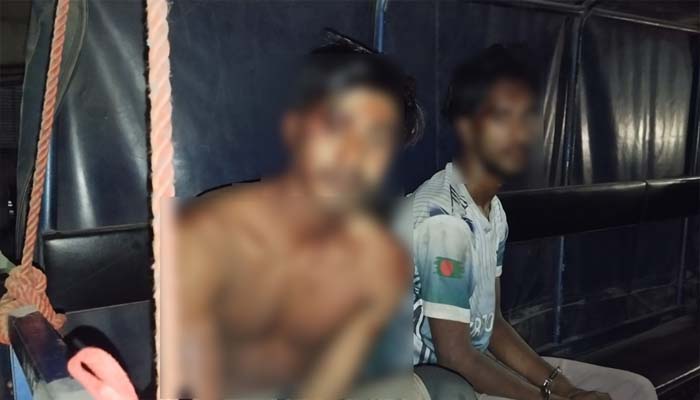 বাসায় ফেরার পথে দম্পতিকে কুপিয়ে আহত, আটক ২