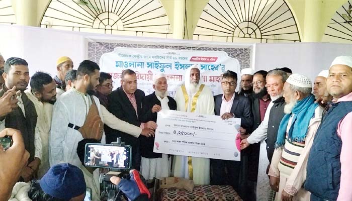 খাদিমপাড়ায় ৪৬ বছরের ইমামতি, ইমামকে অশ্রু শিক্ত নয়নে রাজকীয় সংবর্ধনা 