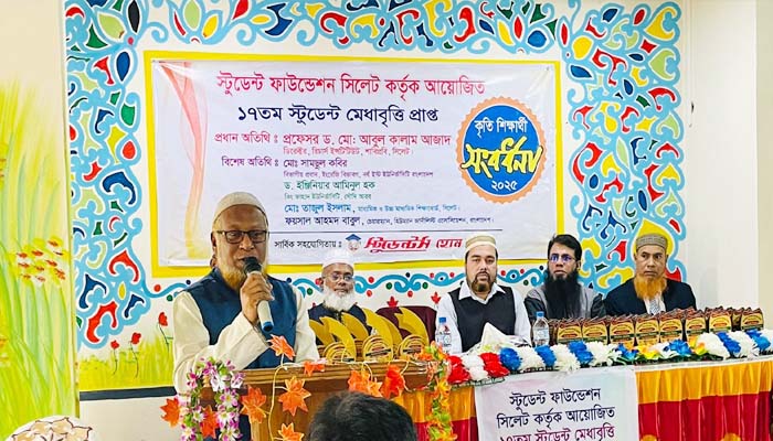 শিক্ষার্থীদের বিদেশমুখী প্রবণতা দূর করতে হবে : আবুল কালাম