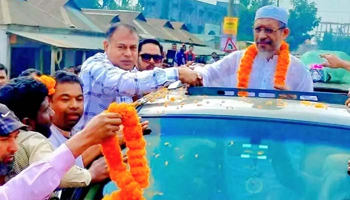 ভাটি বাংলার বরপুত্র বাবরকে পথে পথে সংবর্ধনা