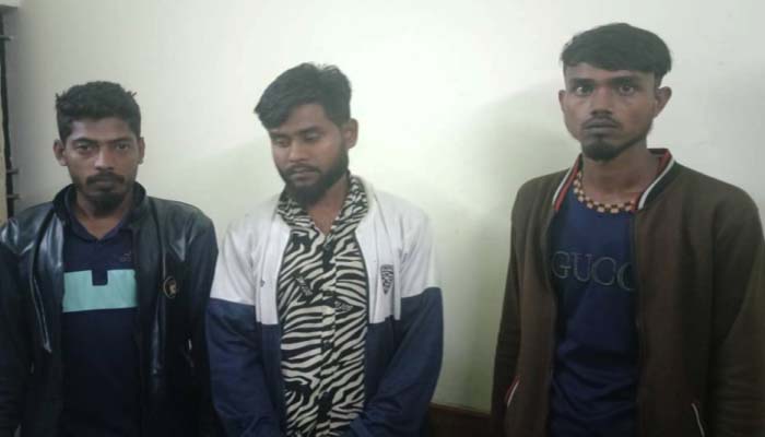 দাসপাড়ায় ১৮ লাখ টাকার ভারতীয় চিনিসহ আটক ৩