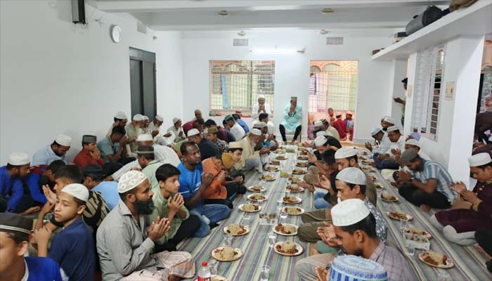 খরাদিপাড়া আনন্দ সংসদ ইফতার ও দোয়া মাহফিল সম্পুর্ণ