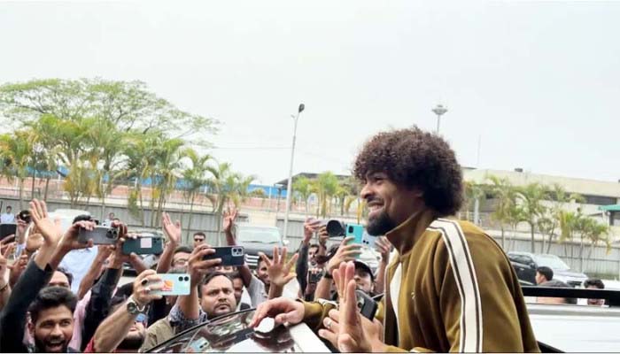 সিলেটি ভক্তদের ভালোবাসায় সিক্ত হামজা চৌধুরী
