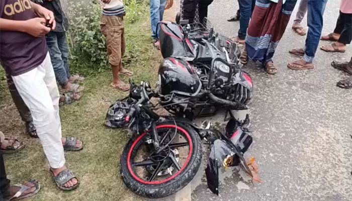 দিরাইয়ে বাস কেড়ে নিল মোটরসাইকেল আরোহীৱ প্রাণ