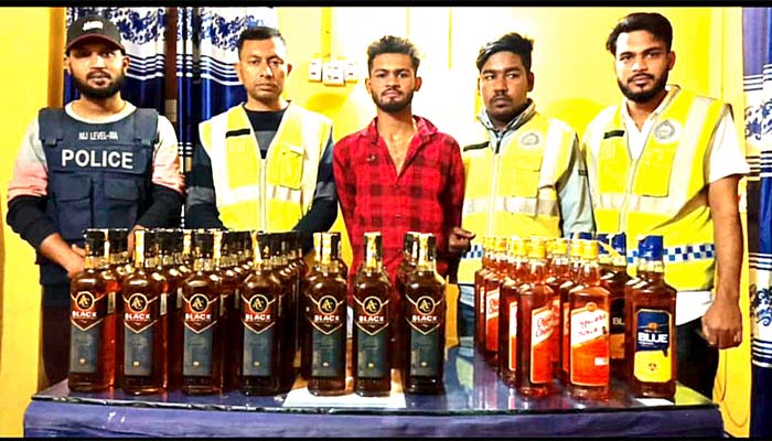 তাহিরপুরে ভারতীয় মদের চালানসহ ব্যাবসায়ী আটক
