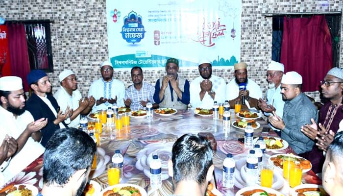 বিশ্বনাথনিউজের উদ্দ্যেগে হাফেজ প্রতিযোগিতা ও ইফতার মাহফিল অনুষ্ঠিত