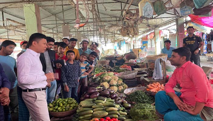 জৈন্তাপুরে বাজার  মনিটরিংয়ে উপজেলা প্রশাসন, ৪ প্রতিষ্ঠানকে জরিমানা