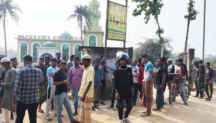 ওসমানীনগরে মসজিদের উন্নয়ন কাজ নিয়ে দুই পক্ষের দফায় দফায় হামলা