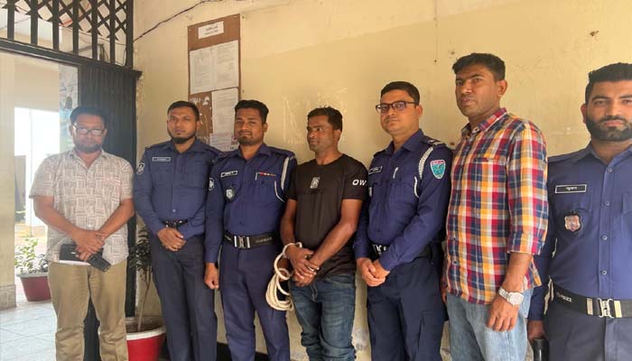 বালাগঞ্জে পুলিশের অভিযানে পলাতক আসামি গ্রেফতার