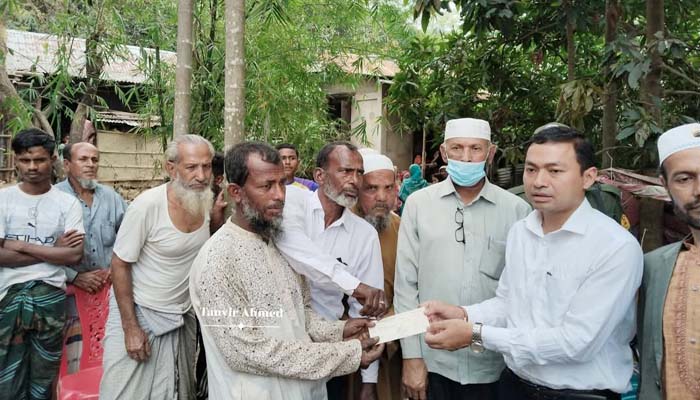 সুনামগঞ্জে অগ্নিকাণ্ড, ক্ষতিগ্রস্ত ৫ পরিবারে জেলা প্রশাসনের আর্থিক সহায়তা প্রদান