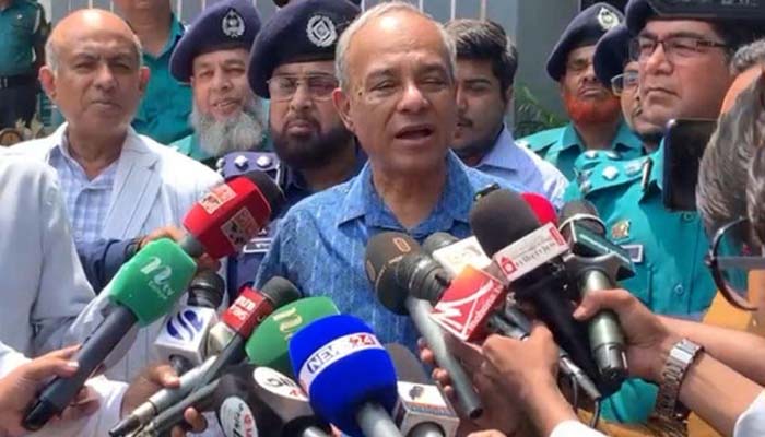 লুট হওয়া অস্ত্র নিরাপত্তার জন্য হুমকি : সিলেটে স্বরাষ্ট্র উপদেষ্টা
