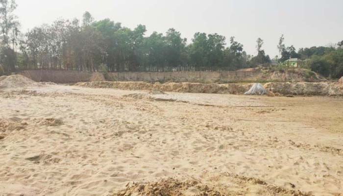 চুনারুঘাটে ২ কোটি টাকার অবৈধ বালু জব্দ
