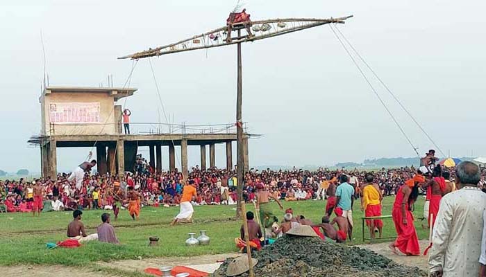 জামালগঞ্জে পাগনার হাওরে চরক পূজা অনুষ্ঠিত