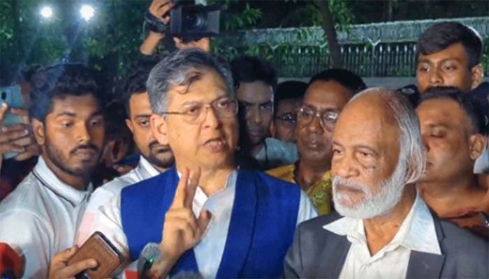 ডিসেম্বরের মধ্যে নির্বাচন ও খলিলুরসহ ৩ উপদেষ্টার সরানোর দাবিতে অনড় বিএনপি