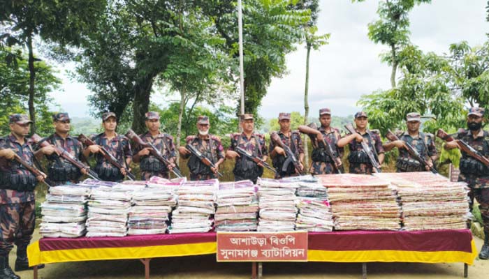 সুনামগঞ্জে ৬০ লাখ টাকার ভারতীয় শাড়ি জব্দ