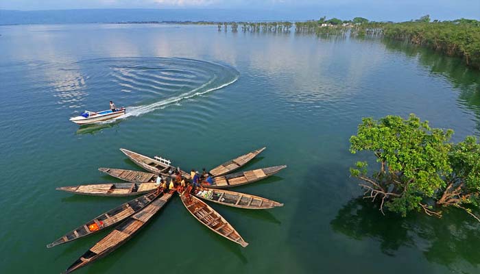 টাঙ্গুয়ার হাওরে ৫ পর্যটকের কারাদণ্ড