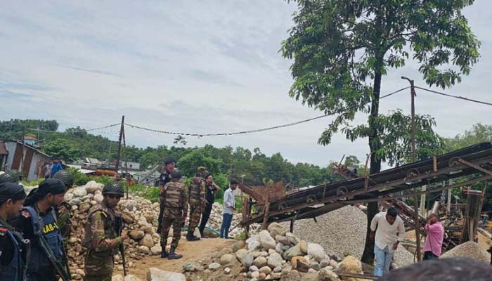 সিলেটে ক্রাশারমিলে টাস্কফোর্সের অভিযান, বিদ্যুৎ সংযোগ বিচ্ছিন্ন
