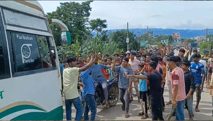 কোম্পানীগঞ্জে ভাঙচুরের মামলায় গ্রেফতার ২