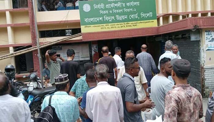 সিলেটে চরম ভোগান্তিতে বিদ্যুতের প্রিপেইড মিটারের গ্রাহকরা : আতংঙ্কিত না হওয়ার আহব্বান