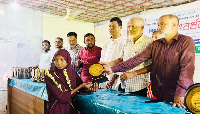 মৌলভীবাজার জেলা স্বেচ্ছাসেবকদলের উদ্যেগে এসএসসি পরীক্ষার্থীদের সংবর্ধনা